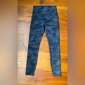 Lululemon. Wunder Train. Size 4. Length 25”. Grey Camo.